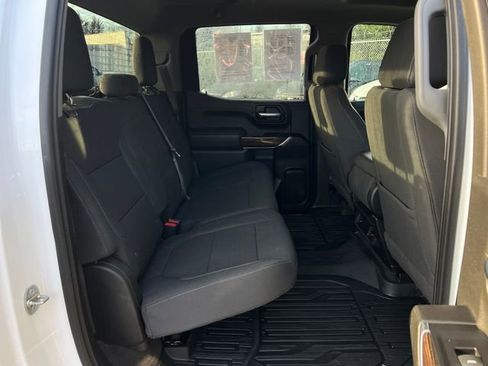Used 2022 GMC Sierra 1500 SLE image 11
