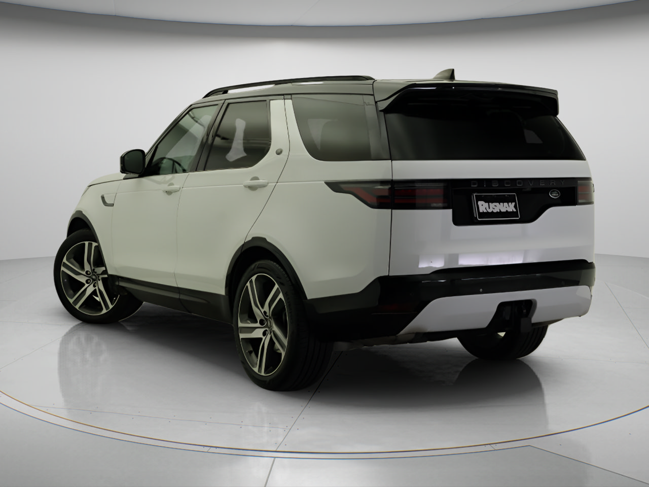 Used 2022 Land Rover Discovery S R-Dynamic AWD/4WD image 2