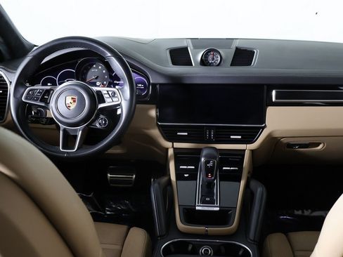 Used 2022 Porsche Cayenne GTS image 34
