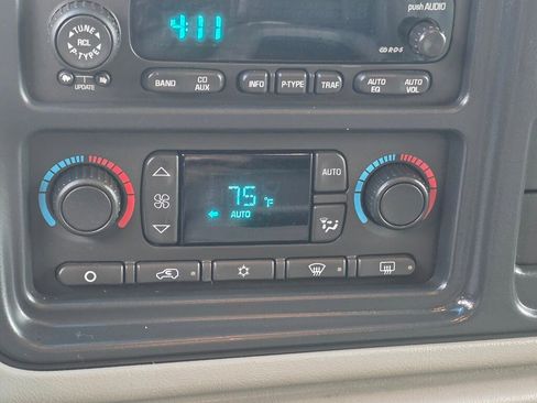 Used 2003 Chevrolet Silverado 2500 LT w/ Skid Plate Package image 17