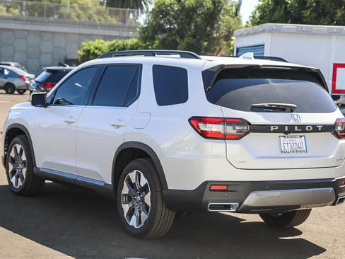 Used 2026 Honda Pilot Elite image 6