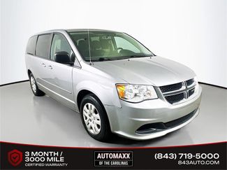 Used 2017 Dodge Grand Caravan SE w/ UConnect Hands-Free Group image 1