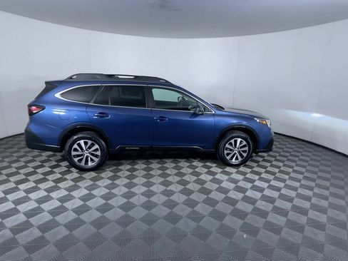 Used 2022 Subaru Outback Premium image 9