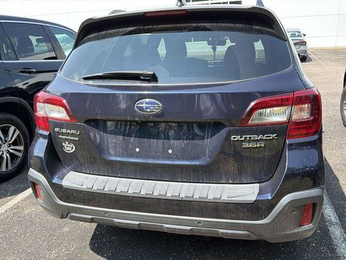 Used 2018 Subaru Outback 3.6R Touring AWD/4WD image 7
