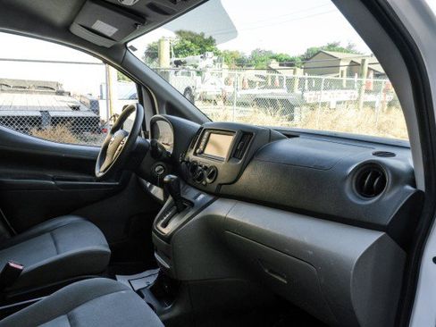 Used 2020 Nissan NV200 S FWD image 24