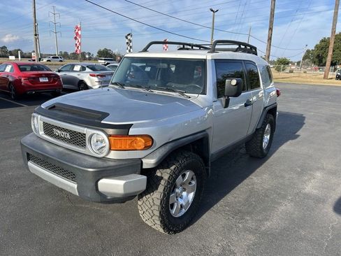Used 2007 Toyota FJ Cruiser 2WD image 1