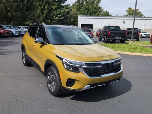 Used 2024 Kia Seltos S AWD/4WD image 2