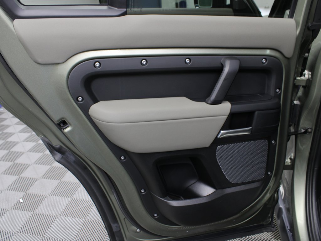 Used 2020 Land Rover Defender 110 S AWD/4WD image 65