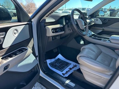 Used 2022 Lincoln Aviator Reserve w/ Equipment Group 201A AWD/4WD image 31