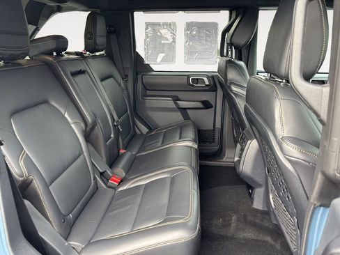 Used 2025 Ford Bronco Badlands AWD/4WD image 12