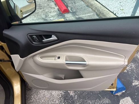 Used 2015 Ford Escape SE FWD image 61