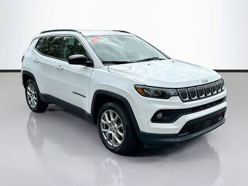 Used 2022 Jeep Compass Latitude AWD/4WD image 3