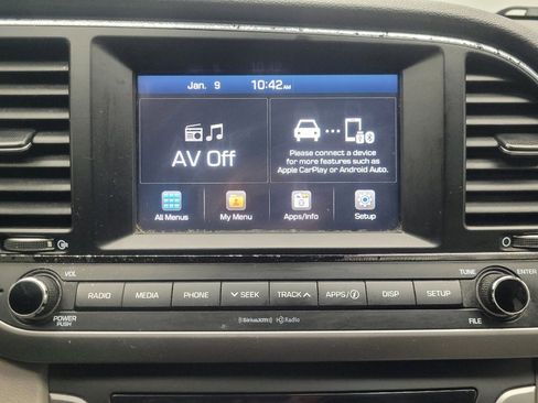 Used 2017 Hyundai Elantra SE FWD image 25