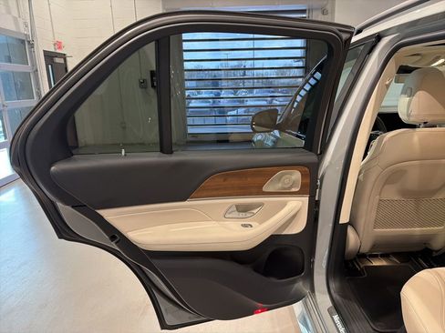Used 2024 Mercedes-Benz GLE 350 4MATIC w/ AMG Line Exterior image 31