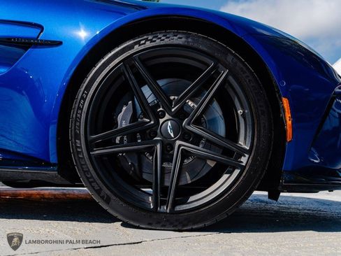 Used 2025 Aston Martin V8 Vantage Coupe image 36