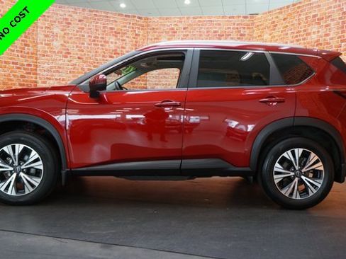Used 2022 Nissan Rogue SV w/ SV Premium Package image 4