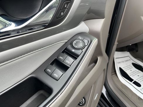 Used 2018 Chevrolet Traverse LT w/ LPO, 'HIT The Road' Package image 19