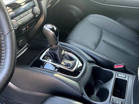 Used 2017 Nissan Rogue SL w/ SL Premium Package image 22