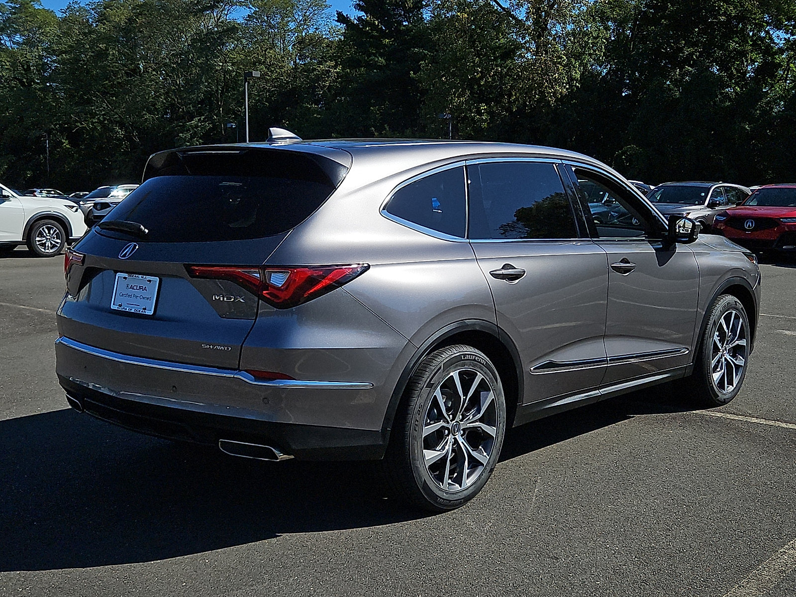 Certified 2022 Acura MDX w/ Technology Package AWD/4WD image 6
