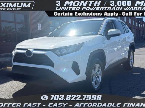 Used 2020 Toyota RAV4 LE AWD/4WD image 2