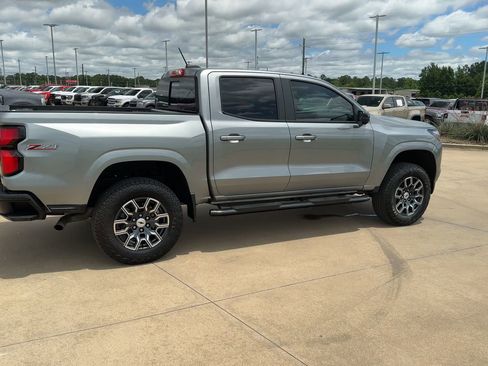 Used 2024 Chevrolet Colorado Z71 w/ Z71 Convenience Package 2 image 8
