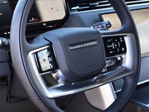 New 2026 Land Rover Range Rover SE image 19