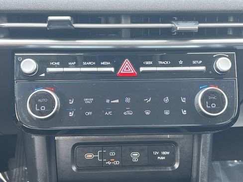 Certified 2025 Hyundai Tucson Limited AWD/4WD image 18