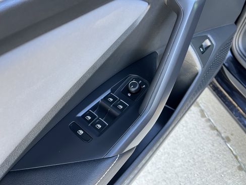 Certified 2025 Volkswagen Jetta SE image 12