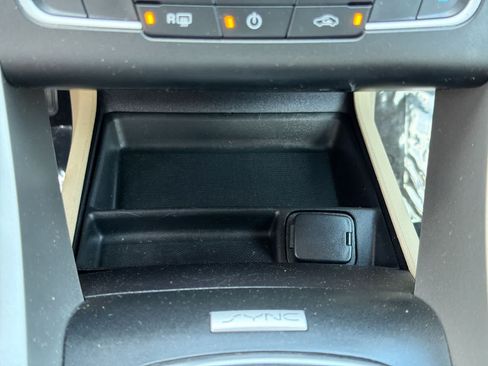 Used 2016 Ford Fusion SE FWD image 32