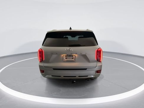 Used 2022 Hyundai Palisade Calligraphy w/ Winter Package FWD image 3