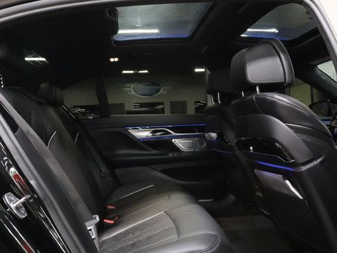 Used 2022 BMW ALPINA B7 xDrive image 19