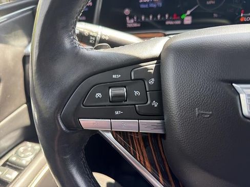 Used 2021 Cadillac Escalade Premium Luxury AWD/4WD image 35
