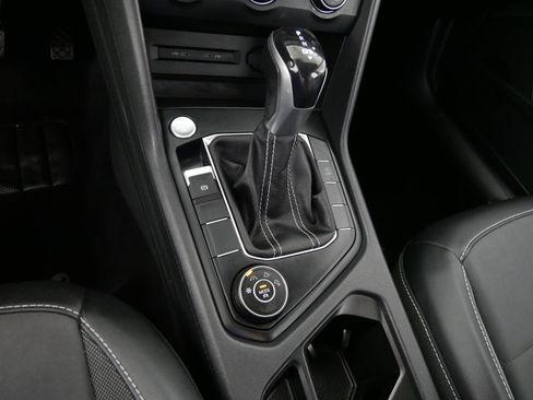 Certified 2022 Volkswagen Taos SE w/ Panoramic Sunroof Package image 24