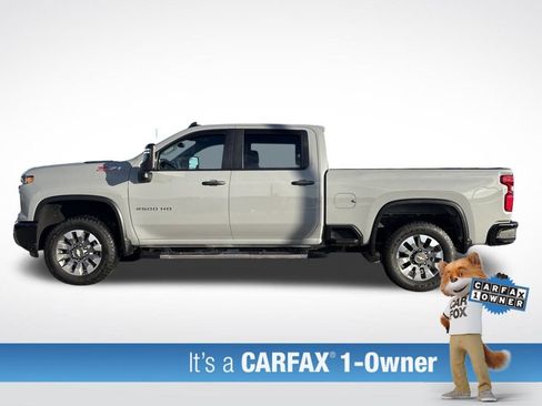 Used 2024 Chevrolet Silverado 2500 Custom w/ Custom Value Package image 2