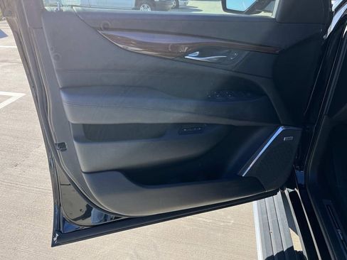 Used 2016 Cadillac Escalade Premium image 26