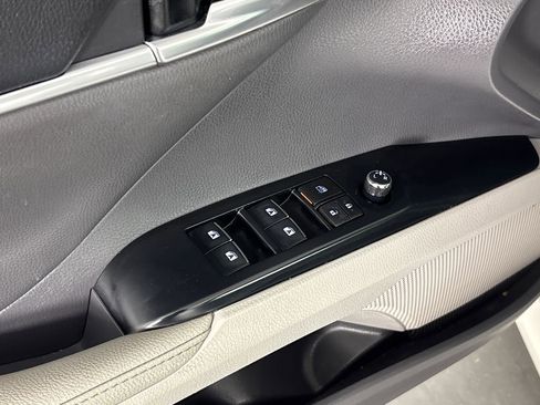 Used 2019 Toyota Camry XLE w/ Driver Assist Package image 17