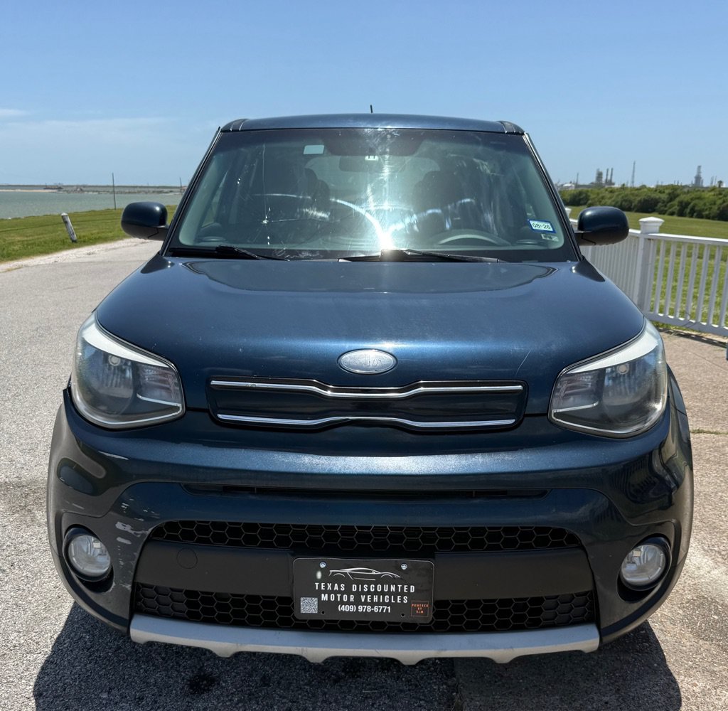 Used 2019 Kia Soul + FWD image 2