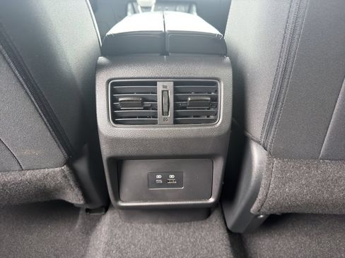 Used 2023 Nissan Rogue SV AWD/4WD image 31