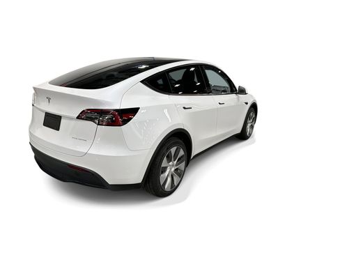 Certified 2023 Tesla Model Y AWD image 6