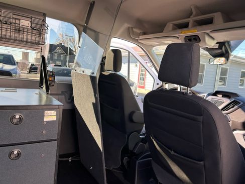 Used 2019 Ford Transit 150 XLT image 25
