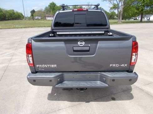 Used 2020 Nissan Frontier PRO-4X w/ Pro-4x Utility Package image 15
