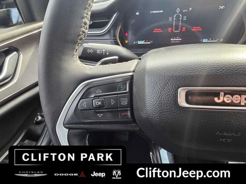 Used 2023 Jeep Grand Cherokee L Laredo AWD/4WD image 24