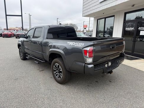 Used 2023 Toyota Tacoma TRD Sport image 6
