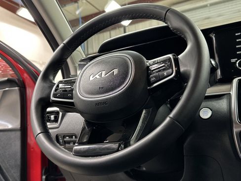 Used 2023 Kia Sorento EX image 10