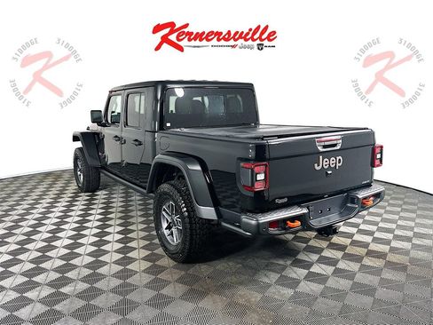 New 2025 Jeep Gladiator Mojave image 5
