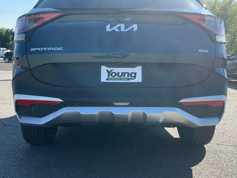 Certified 2025 Kia Sportage EX w/ EX Premium Package AWD/4WD image 17