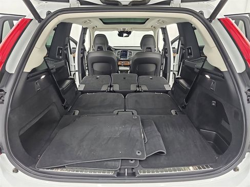 Used 2021 Volvo XC90 T5 Momentum image 17