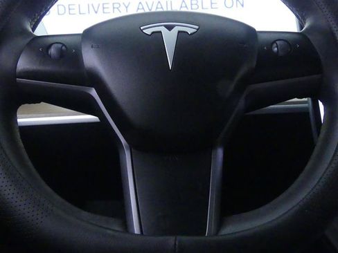 Used 2023 Tesla Model Y Long Range AWD/4WD image 13