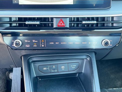 Certified 2025 Kia K5 LXS image 24
