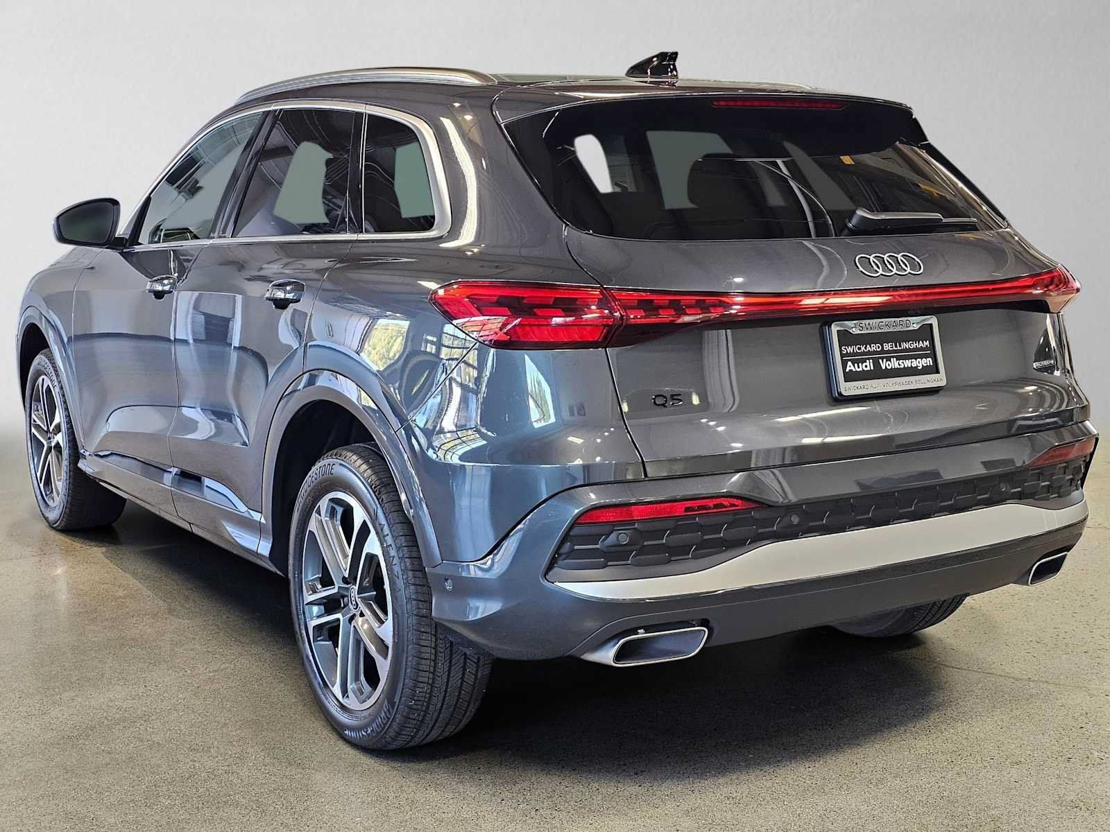 Used 2025 Audi Q5 Premium w/ Convenience Package AWD/4WD image 5